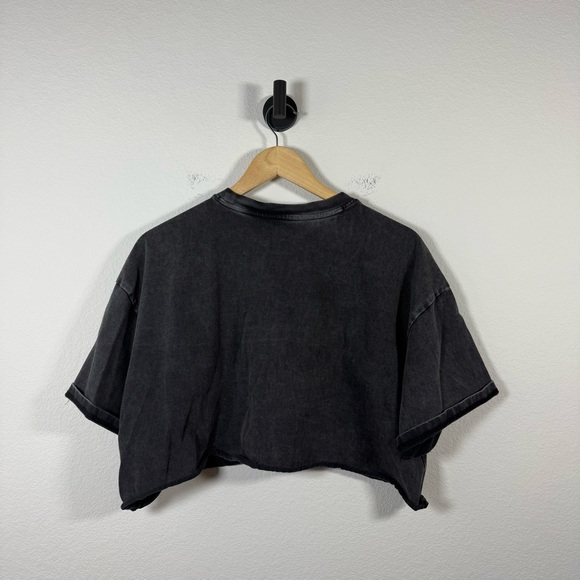 Formula 1 x PacSun Women’s Helmet Sport Cropped Tee in Charcoal Size M - Picture 10 of 12